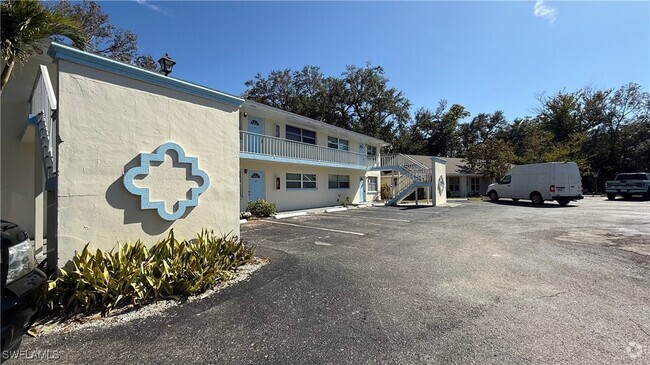 Building Photo - 2241 Euclid Ave Unit 1 Rental