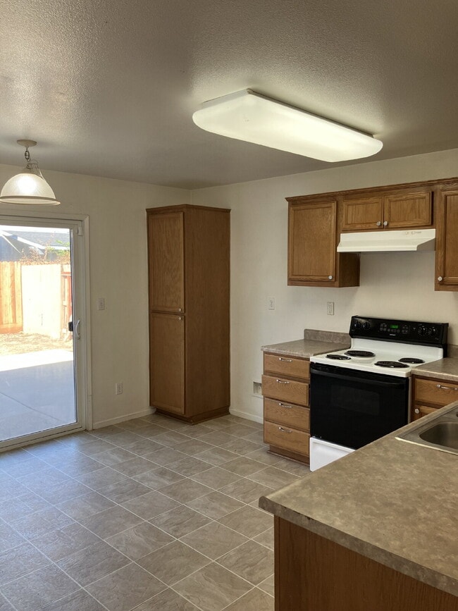 Photo - $500.00 OFF FIRST MONTH'S RENT!!!!! North ...