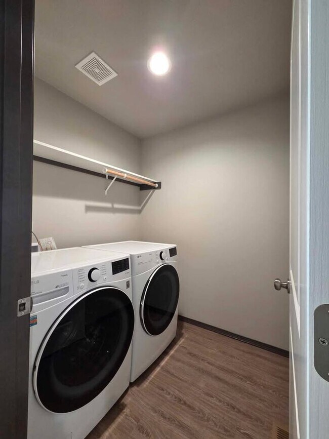 Photo - Gorgeous, 3 Bed, 2 Bath HOUSE in Coveted East Wenatchee!