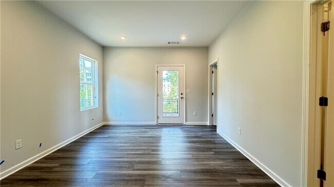 Photo - 1479 Creekside Cir NW