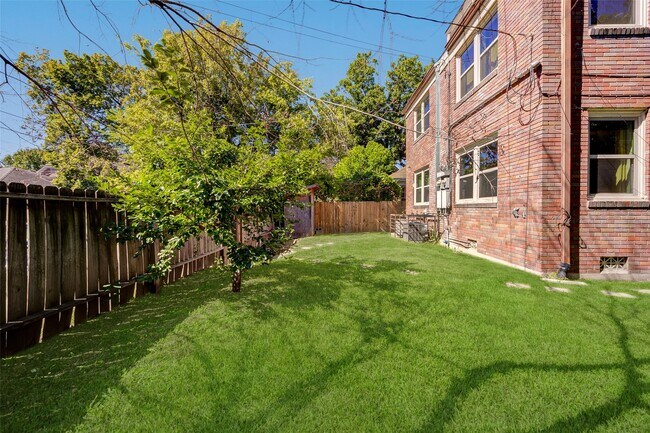 Photo - 2316 Wentworth St