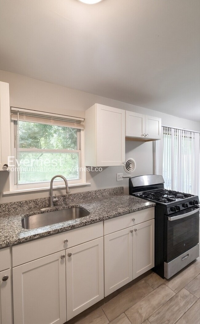 Photo - 3-Bedroom Home with Spacious Living and Convenient Amenities / Pet-Friendly / Vouchers Accepted /...