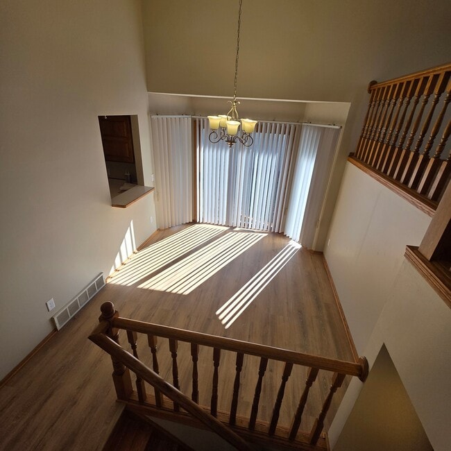 Photo - 9231 Queens Garden N