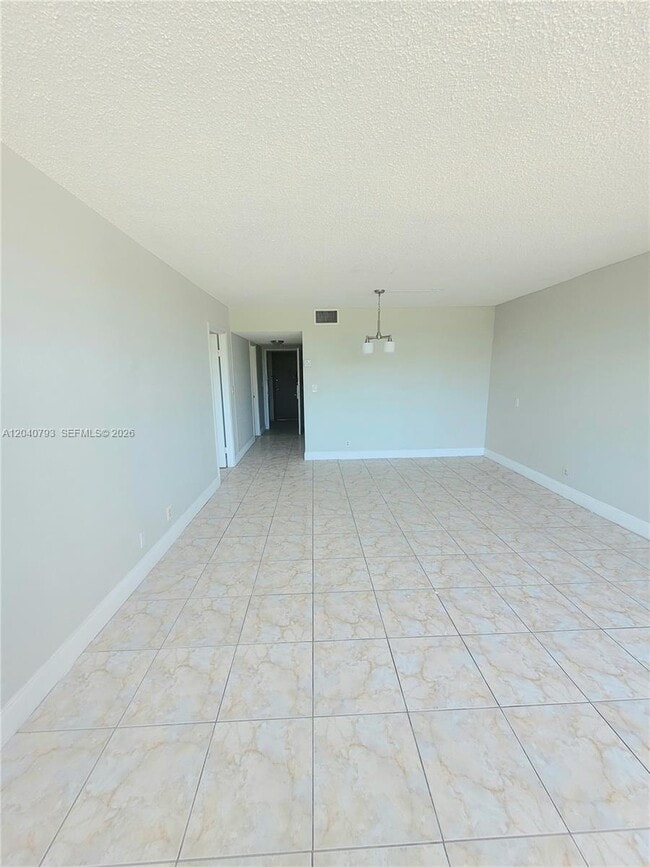 Photo - 2025 NE 164th St Unit 319