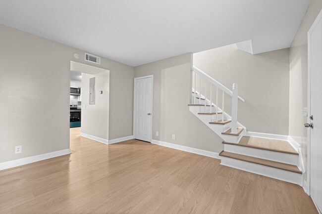 The Pointe at White Oak