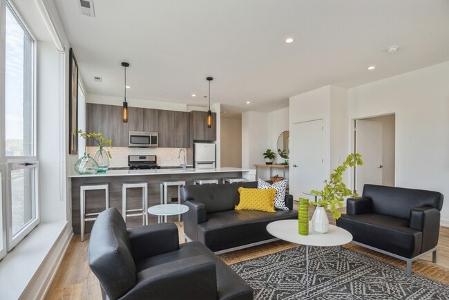 Photo - 2803 W Henderson St