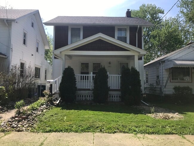 Building Photo - 1311 Illinois Ave Rental