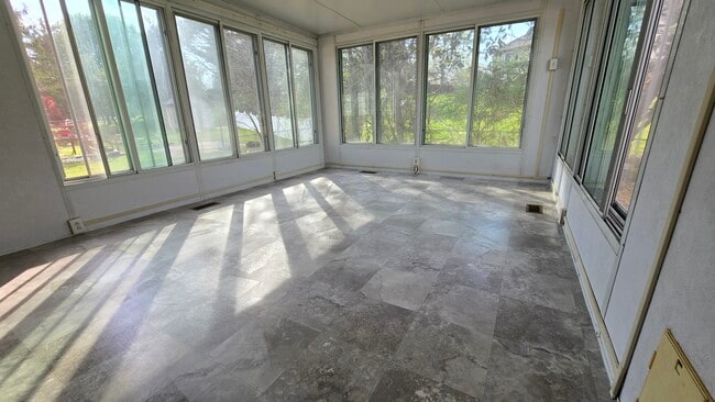 Climate controlled sunroom - 790 Vine St