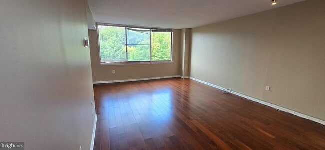 Photo - 10101 Grosvenor Pl Unit 817