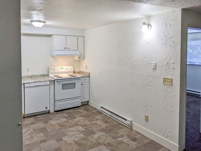 4187 Arnold St NE Unit 4187-D