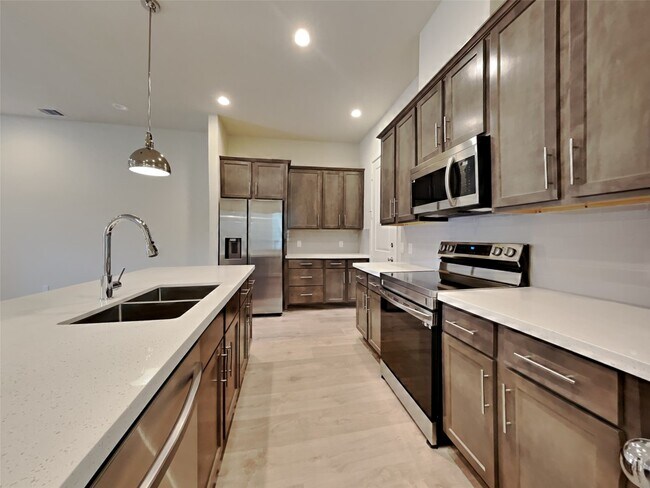 Photo - 2604 Turner Quinn Wy