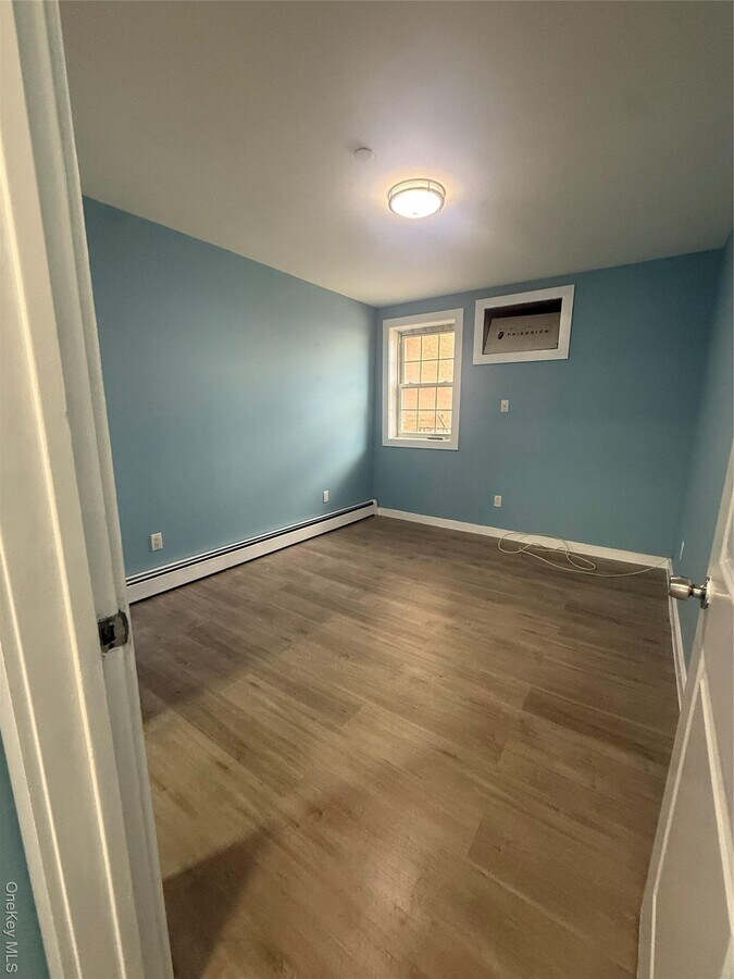 Photo - 188-27 Woodhull Ave Unidad 2