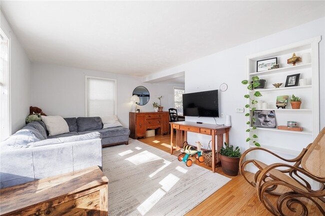 Photo - 206 Farmington Rd