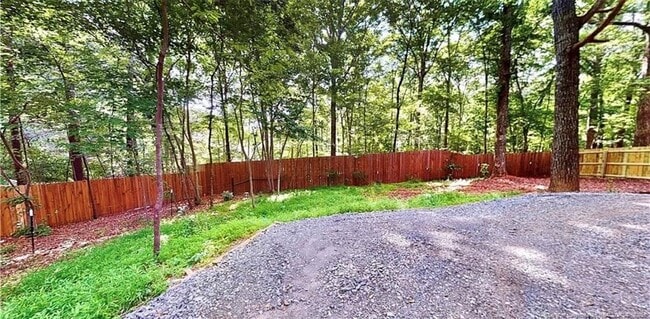 2402 Rockwood Dr