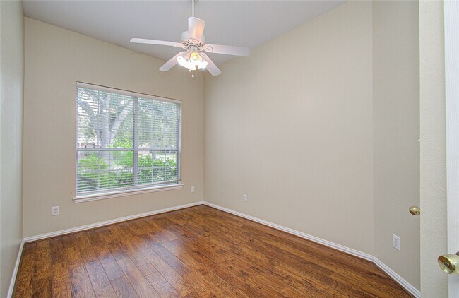 Photo - 18223 Heathridge Ln