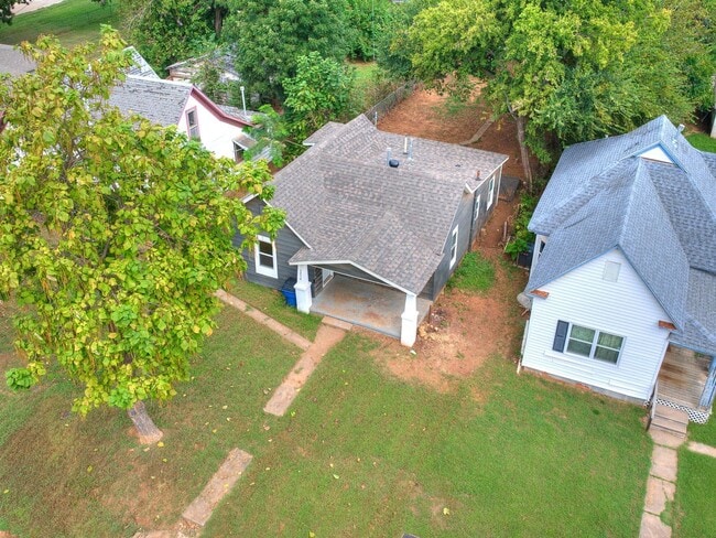 Photo - Updated Cozy 2 Bed 1 Bath Home in Guthrie ...