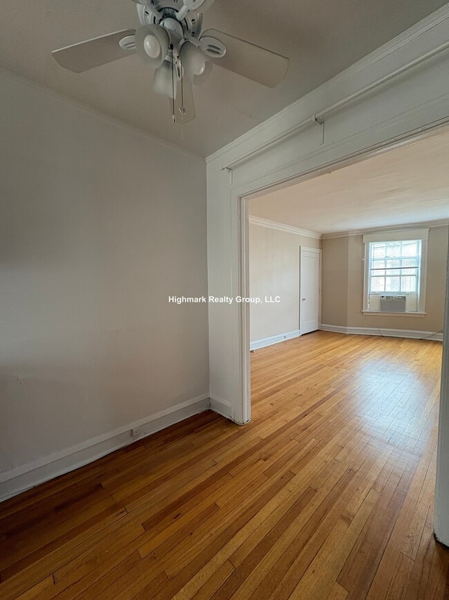 Photo - 907 Elmwood Ave Unidad N3