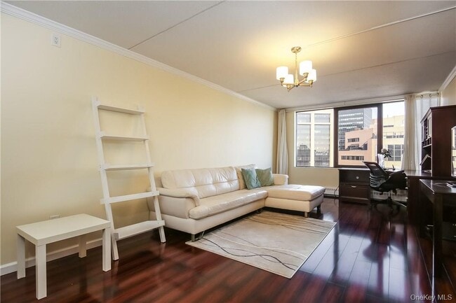 Building Photo - 4 Martine Ave Unit 904