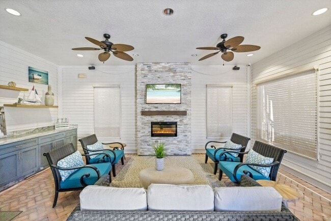 Photo - 10X Breakfast Point