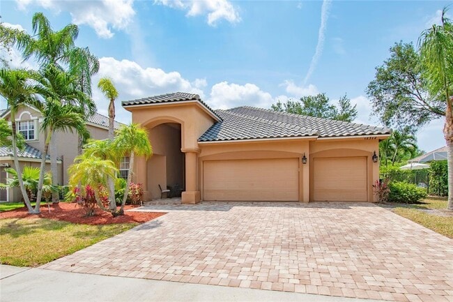 Building Photo - 12372 Cascades Pointe Dr Rental