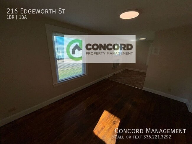 Photo - 216 Edgeworth St