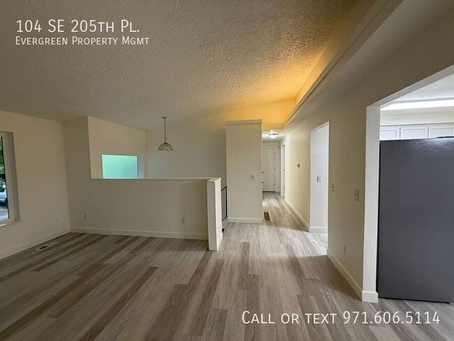 Photo - 104 SE 205th Pl