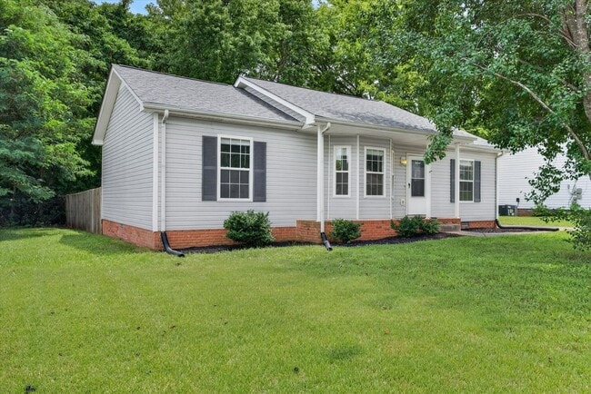 Photo - Pet Friendly Three Bedroom!