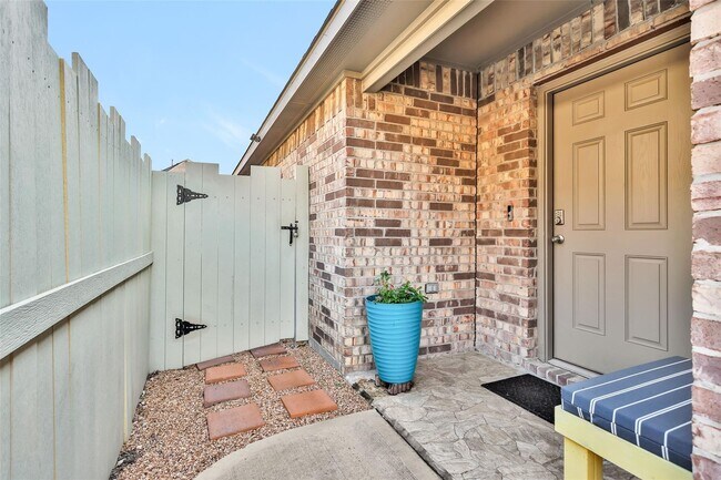 Photo - 9316 Colonial Bent Pl