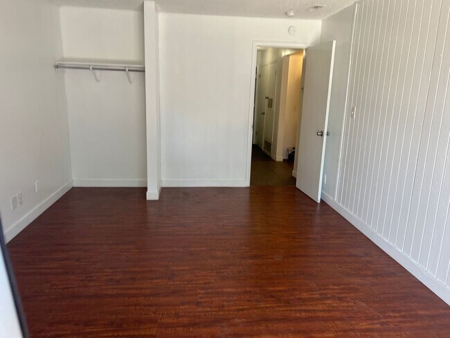 Photo - Amazing Room Downtown Renovated/Fireplace/Balcony/View Unit 11 - 11A