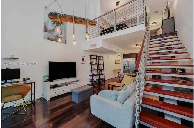Building Photo - 41 SE 5th St Unit 704