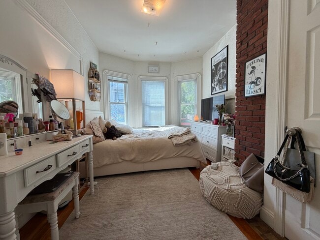 Building Photo - 37 Haskell St Unit 1