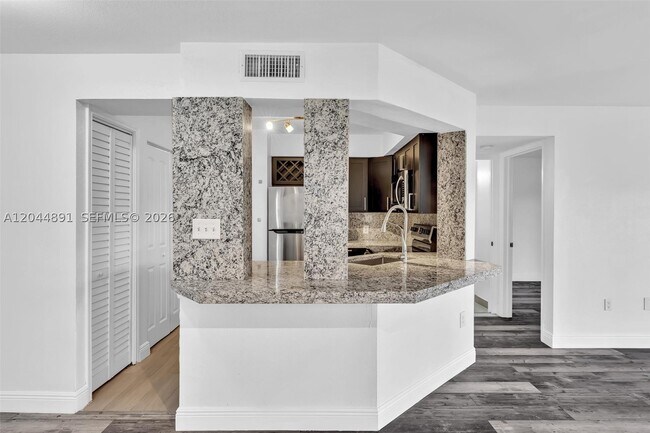 Photo - 2341 NW 33rd St Unit 406