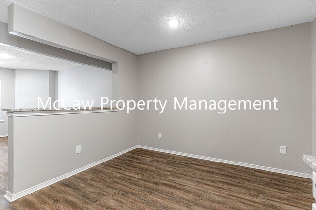 Photo - 210 Rolston Rd