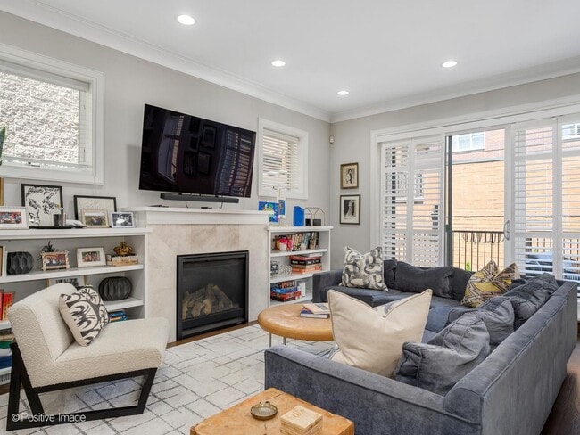 Photo - 1046 W Altgeld St