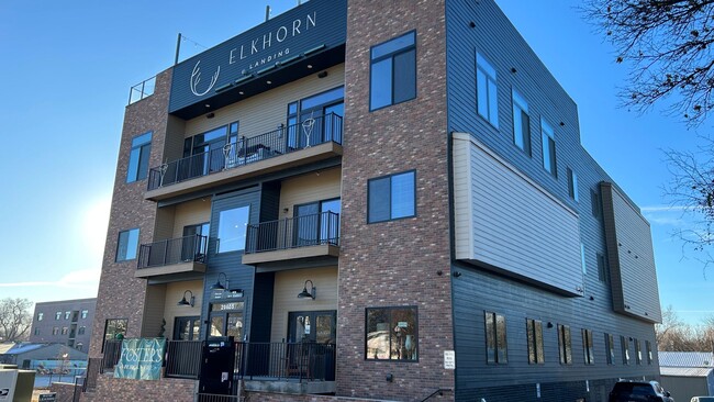 Photo - Elkhorn Landing Rentals (20605 Elkhorn Dr.) Unidad #303