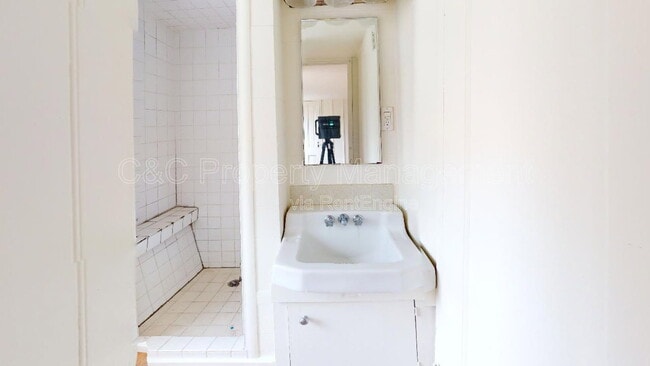 Photo - 489 Laurel Ave Unit D