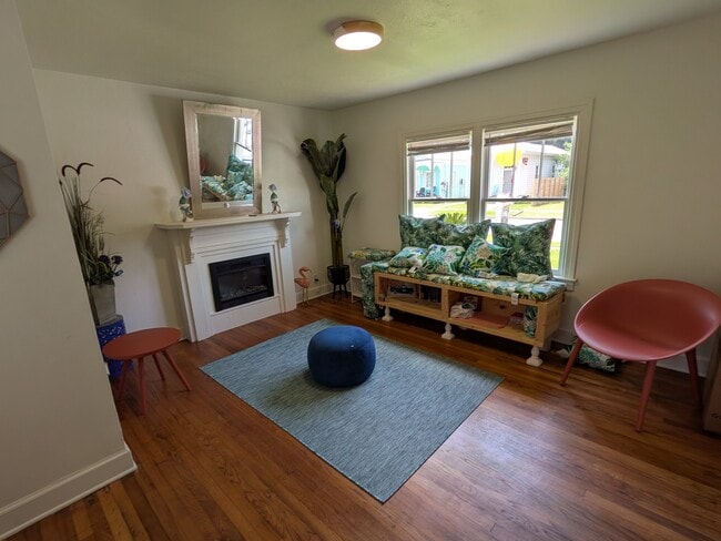 Photo - 958 Montgomery St