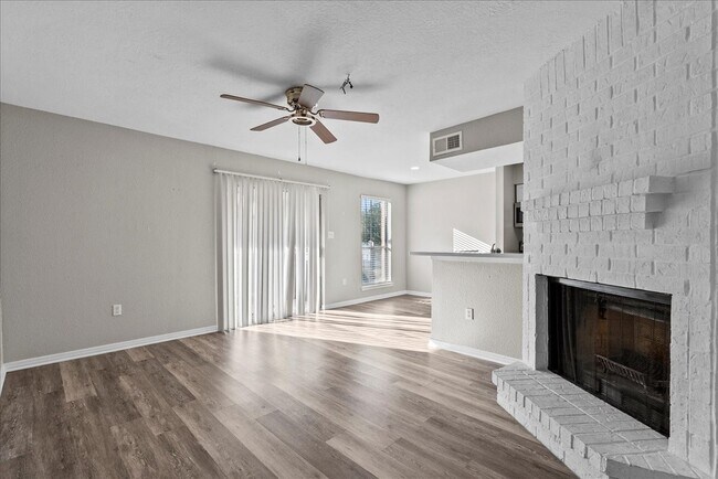 Photo - 250 El Dorado Blvd Unidad 144