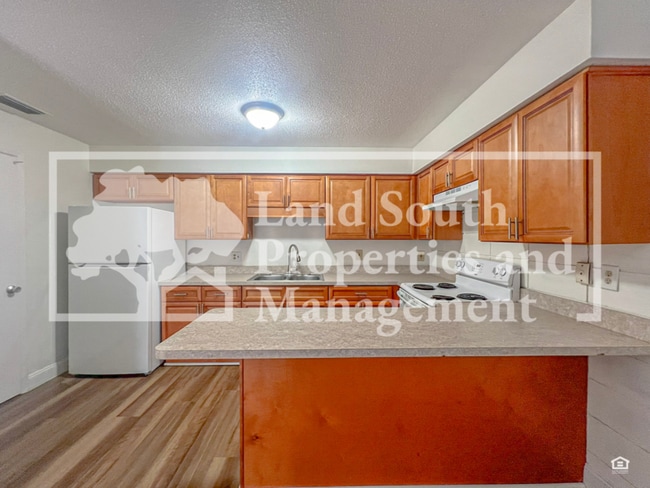 Photo - 817 W Carole St