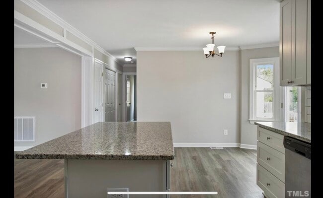 Photo - 5516 US 401 N