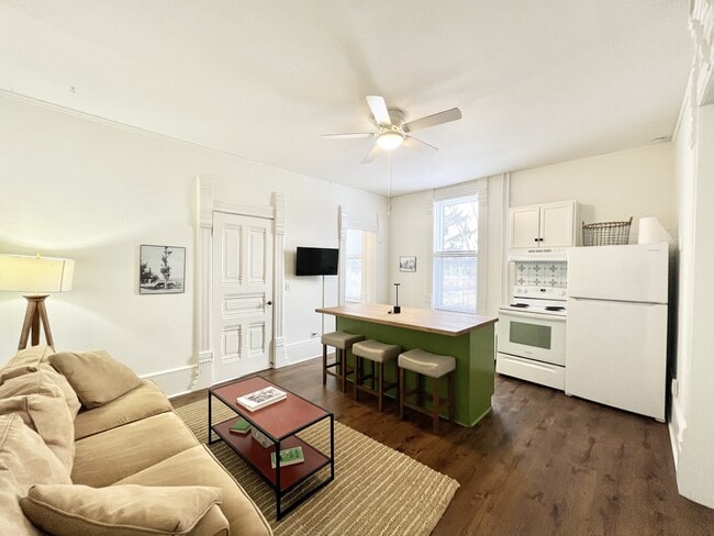 Photo - 420 N Jackson St Unit 2