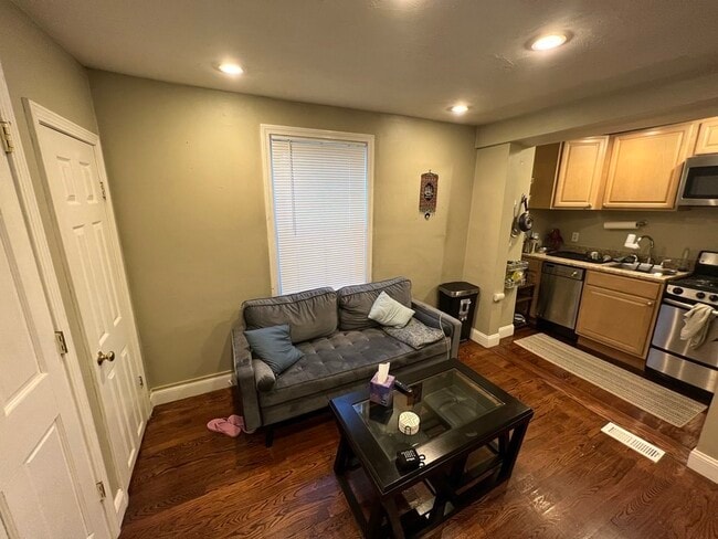 Photo - 735 Somerville Ave