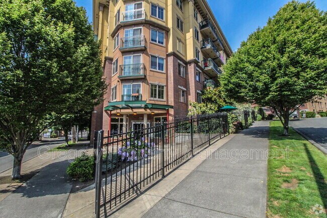Building Photo - 700 E Denny Way Unit 208 Rental