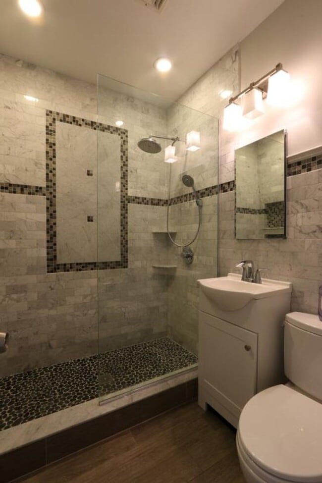 Photo - Very large, recently renovated 6-bed/2-bat...