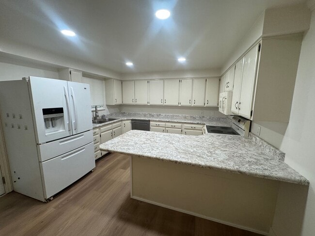 Photo - 754 W 4000 N