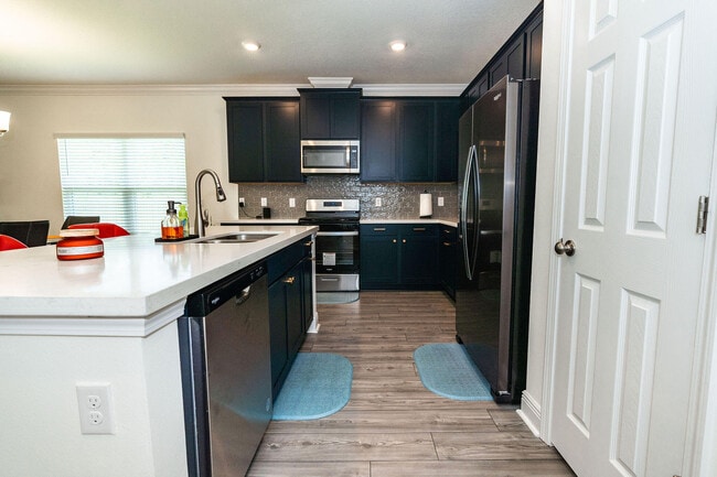 Photo - 102 Polaris Pl