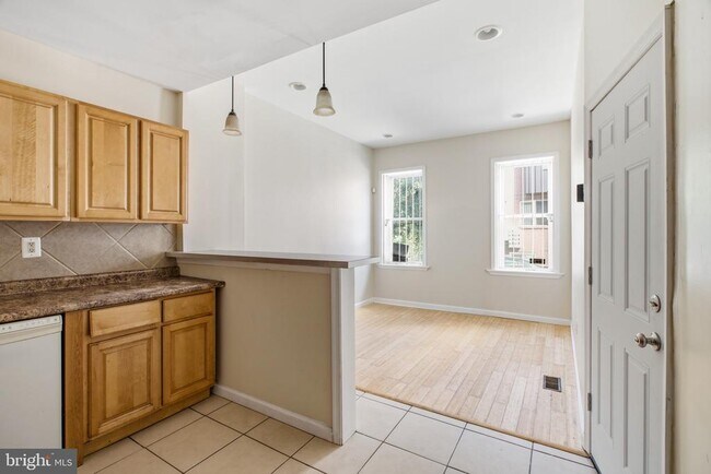 Photo - 1610 Willington St
