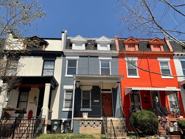 Photo - Eckington 3 Bedroom/ 2 Bath TH convenient to Metro  & Howard U