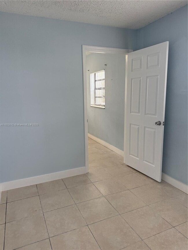 Photo - 1542 NW 35th St Unit 1