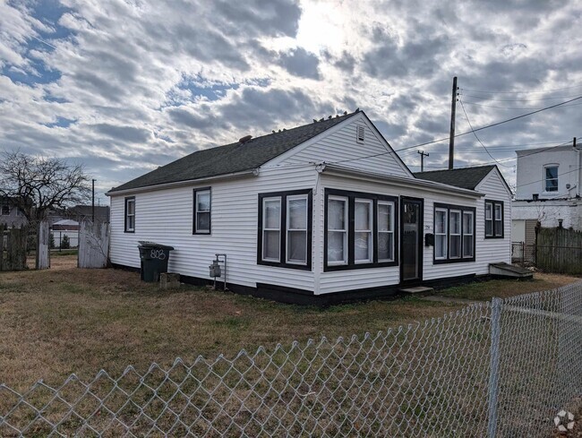 Building Photo - 1734 Grant Ave Rental